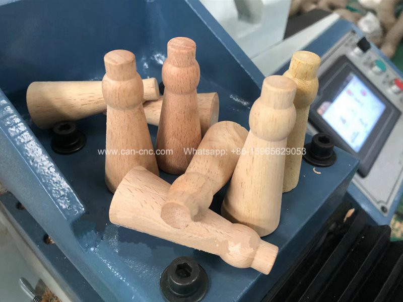 wooden handles processing by wood turning lathe (4)